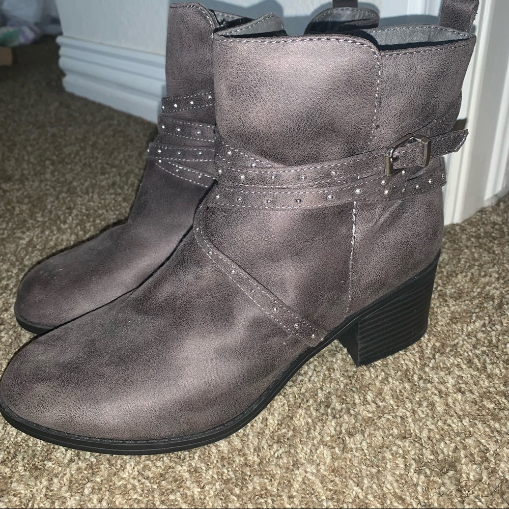 Heeled boots